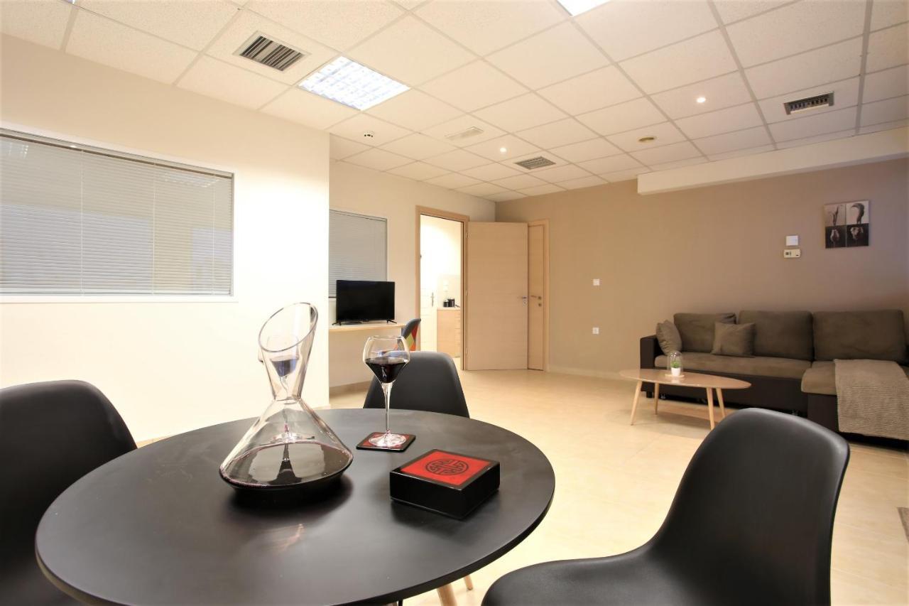 Gk Airport Suites - Free Shuttle By Gk Properties Markópoulon Eksteriør billede
